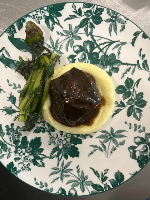 Guancia brasata al dolcetto